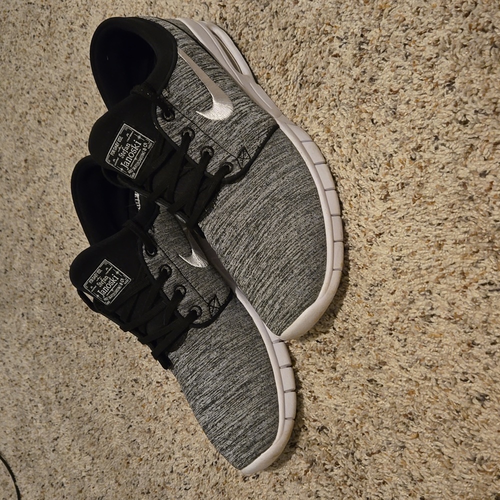 Men's nike sneakers